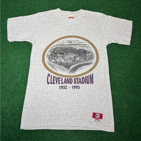 Vintage 90s Cleveland Indians Stadium Graphic Nutmeg M/L Tall T Shirt - Picture 1 of 8